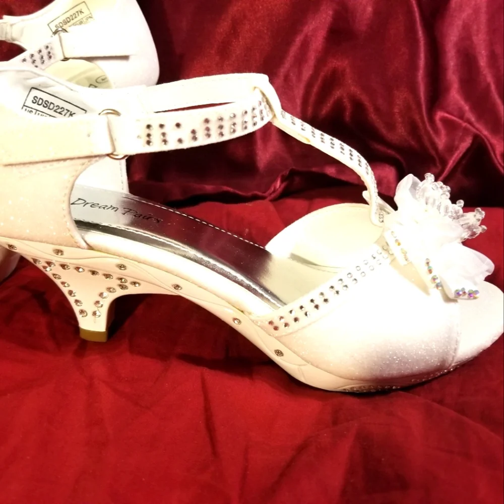NIB DREAM PAIRS GIRLS SANDALS LOW HEEL DRESS PUMP ANKLE T STRAP FLOWER SHOES